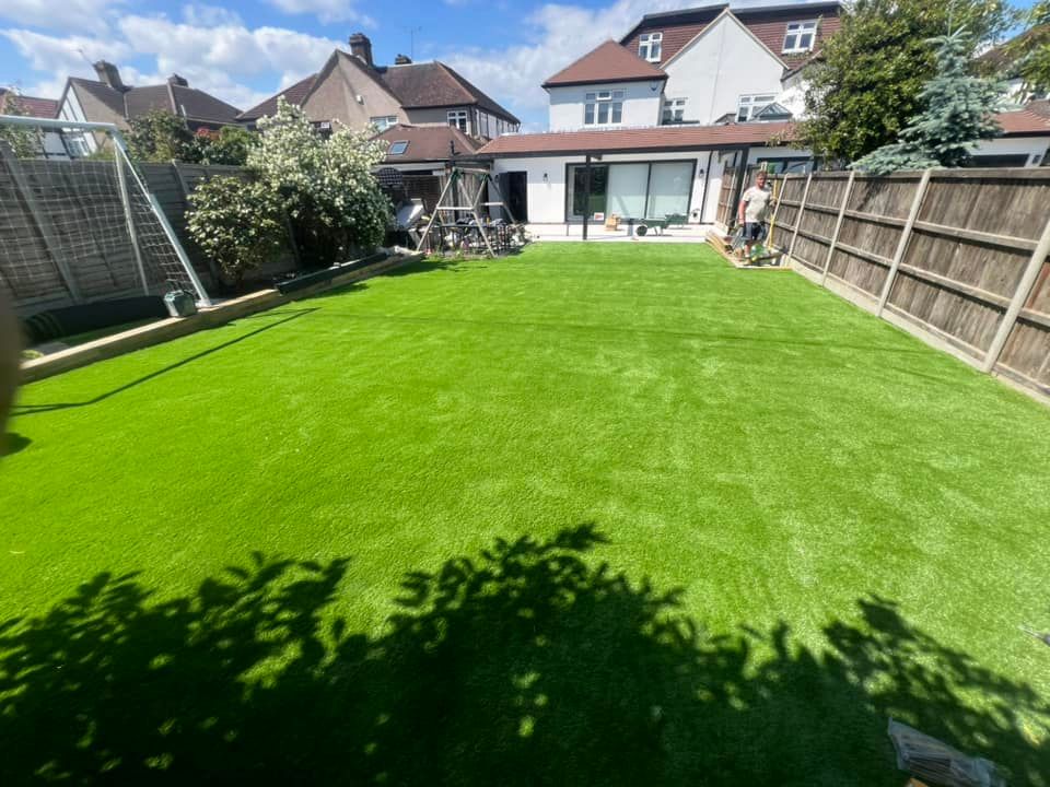 Professional Landscaping Services in Kent – Transform Your Garden into a Beautiful Outdoor Space